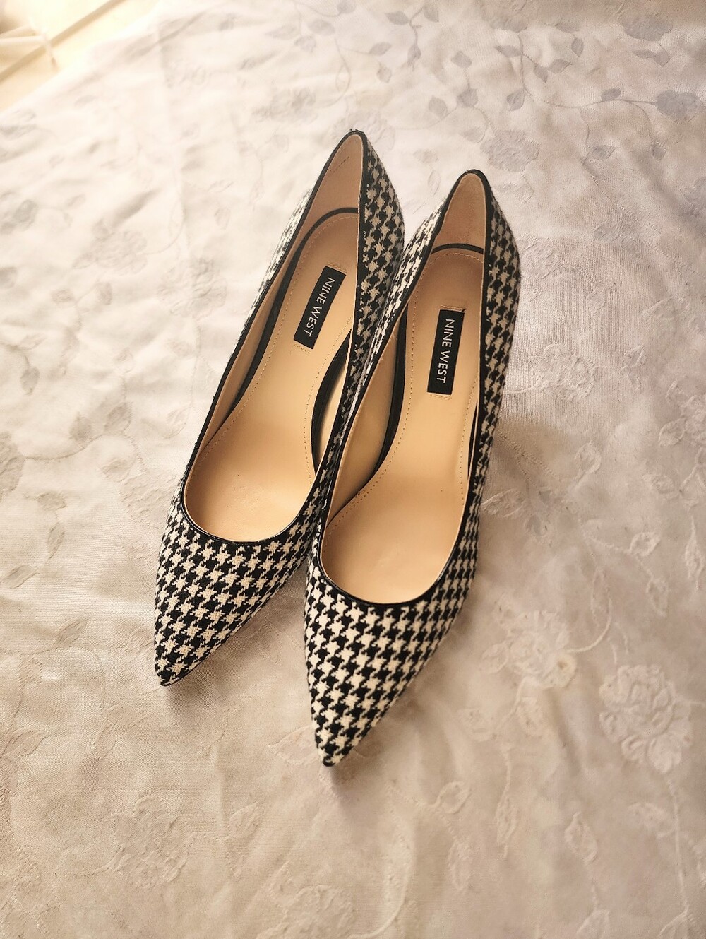 Brand New Nine West Pointed Toe Pumps, Size:7.5; Colour: Houndstooth